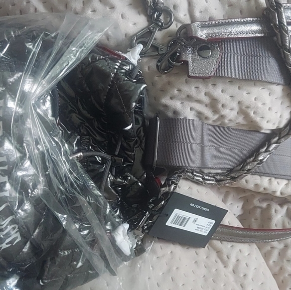 ❤️NWT Retired Rare Madison Flat Quilted Crossbody MZ Wallace - Picture 11 of 13